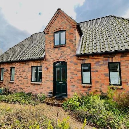 Gästehaus Zum Krug Husum  Exterior foto